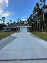 6774 Trailride N in Milton, FL - Building Photo