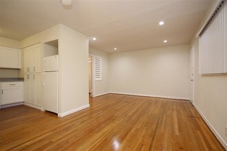 3520 Garrott St in Houston, TX - Foto de edificio - Building Photo