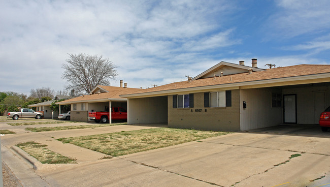 6909-6918 Fremont Ave in Lubbock, TX - Foto de edificio - Building Photo