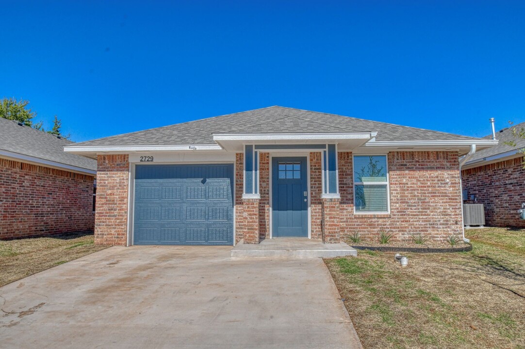 2729 Clifton Ter in Norman, OK - Building Photo