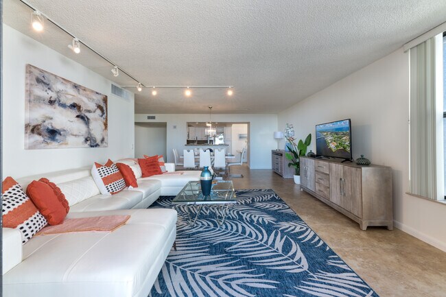 3610 S Ocean Blvd in South Palm Beach, FL - Building Photo - Building Photo