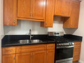 11290 Ohio Ave, Unit 01 in Los Angeles, CA - Building Photo - Building Photo