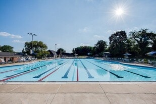 Lynnewood Gardens in Elkins Park, PA - Building Photo