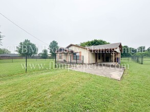 107 Sunny Ln in Waxahachie, TX - Building Photo - Building Photo