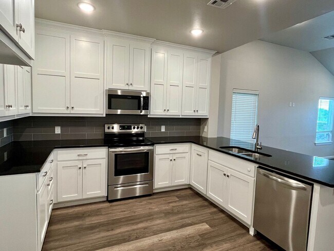 6512 Bent Wood Villas Dr in Oklahoma City, OK - Building Photo - Building Photo