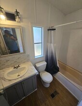 464 Red Bud Ln in Pipe Creek, TX - Building Photo - Building Photo