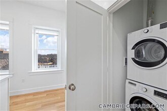406 Columbia St, Unit 3 in Cambridge, MA - Foto de edificio - Building Photo