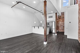 819 Blooming Glen Rd in Perkasie, PA - Foto de edificio - Building Photo