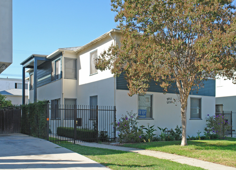 2023-2025 S Sherbourne Dr in Los Angeles, CA - Foto de edificio