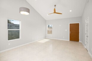 408 Sparrow Rd in Weslaco, TX - Building Photo