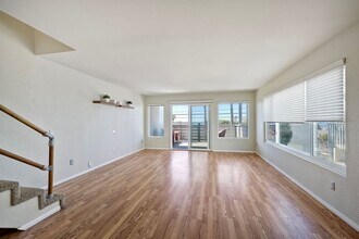 2410 Manchester Ave in Encinitas, CA - Building Photo - Building Photo