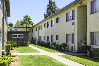 Sequoia Ridge in Fresno, CA - Foto de edificio - Building Photo