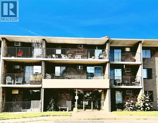 property at 2565 Lauzon Rd