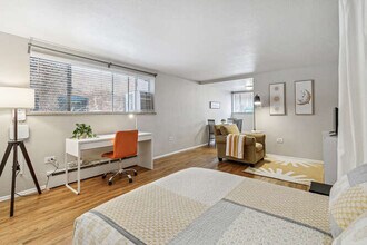 1063 N Clarkson St, Unit 3 in Denver, CO - Foto de edificio - Building Photo