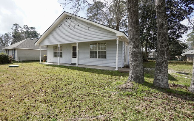 property at 1425 Live Oak St