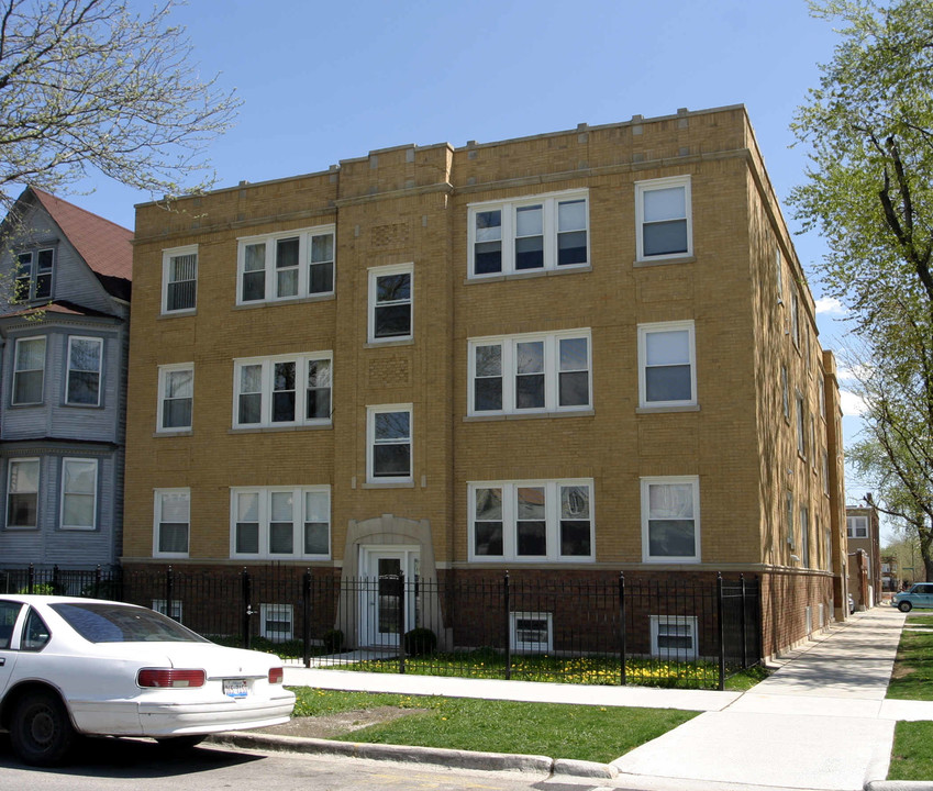 3301 N Ridgeway Ave in Chicago, IL - Building Photo