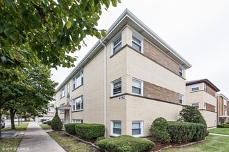 4752 N Menard Ave in Chicago, IL - Building Photo - Building Photo