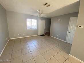 409 Venetian Way in Panama City, FL - Building Photo - Building Photo