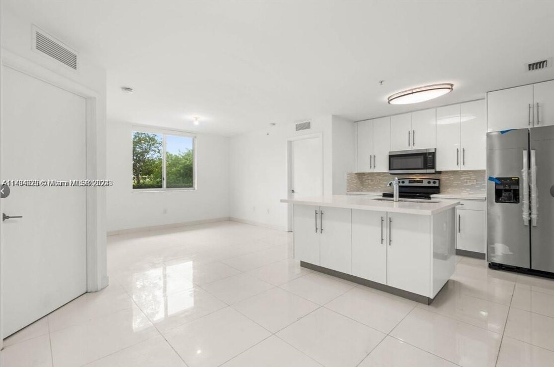 2651 NE 212th Ter, Unit 105 in Miami, FL - Building Photo