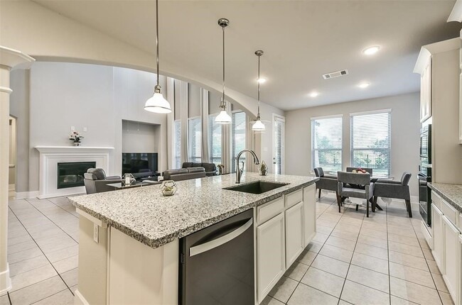 16526 Whiteoak Canyon Dr
