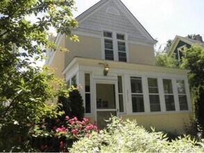 3117 Harriet Ave, Unit 2 in Minneapolis, MN - Foto de edificio - Building Photo