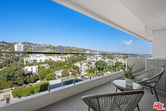 838 N Doheny Dr in West Hollywood, CA - Foto de edificio - Building Photo