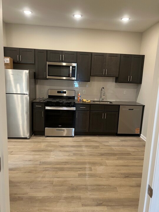 10 E Washington Ave in Washington, NJ - Foto de edificio