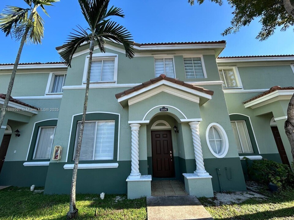 1406 SE 26th Ct in Homestead, FL - Building Photo
