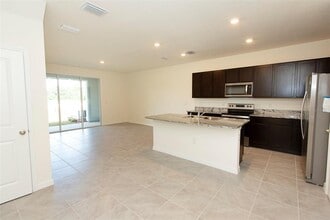 13778 NW 9th Rd in Newberry, FL - Building Photo - Building Photo