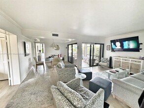 16997 Waterbend Dr in Jupiter, FL - Building Photo - Building Photo