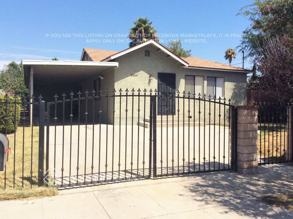 21047 Runnymede St in Los Angeles, CA - Building Photo