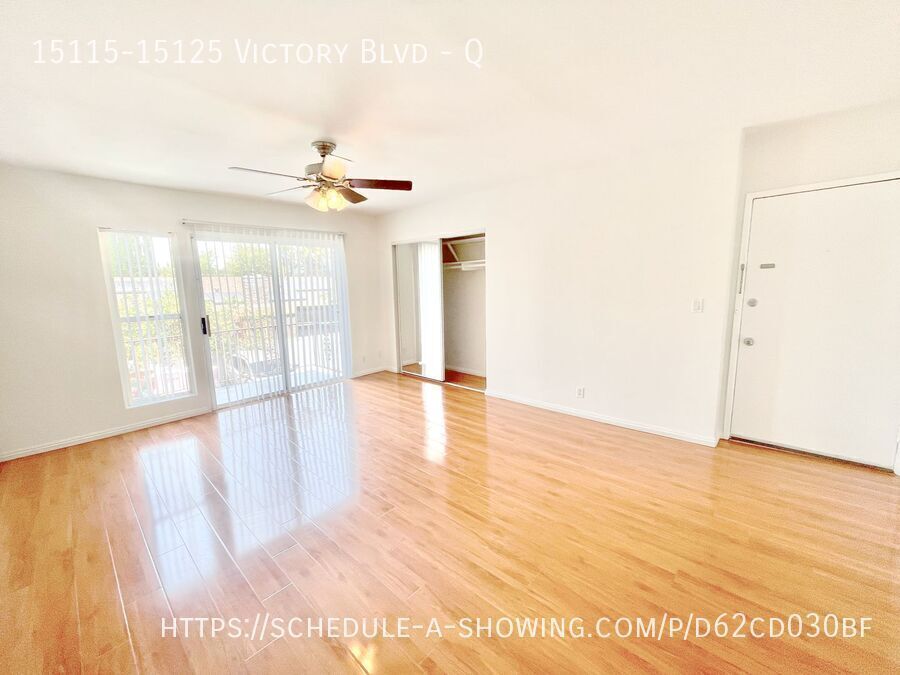 15115-15125 Victory Blvd in Los Angeles, CA - Building Photo