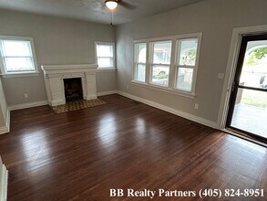 2812 E Admiral Blvd in Tulsa, OK - Building Photo - Building Photo