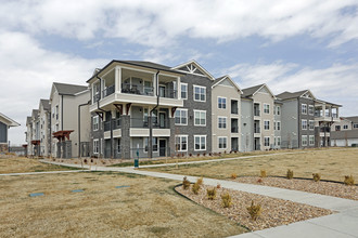 Watermark at Harvest Junction Luxury Apart... in Longmont, CO - Foto de edificio - Building Photo