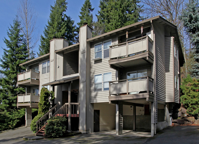 9530 Redmond Woodinville Rd NE in Redmond, WA - Building Photo - Building Photo