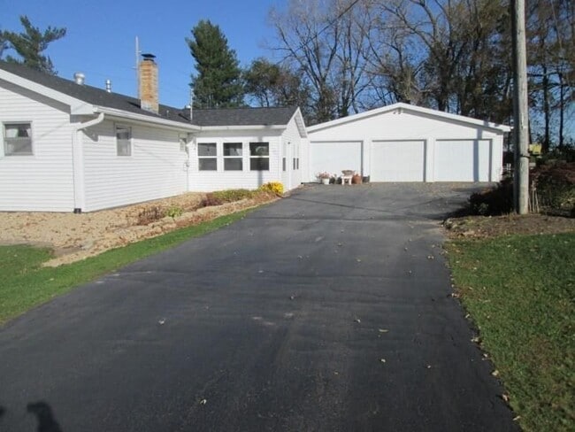 5988 State Rd 80, Unit #N2 in Platteville, WI - Building Photo - Building Photo