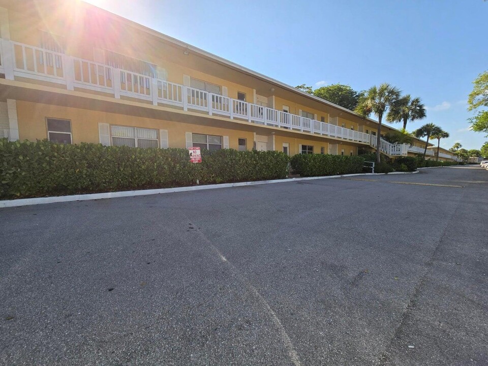 610 SE 2nd Ave in Deerfield Beach, FL - Building Photo