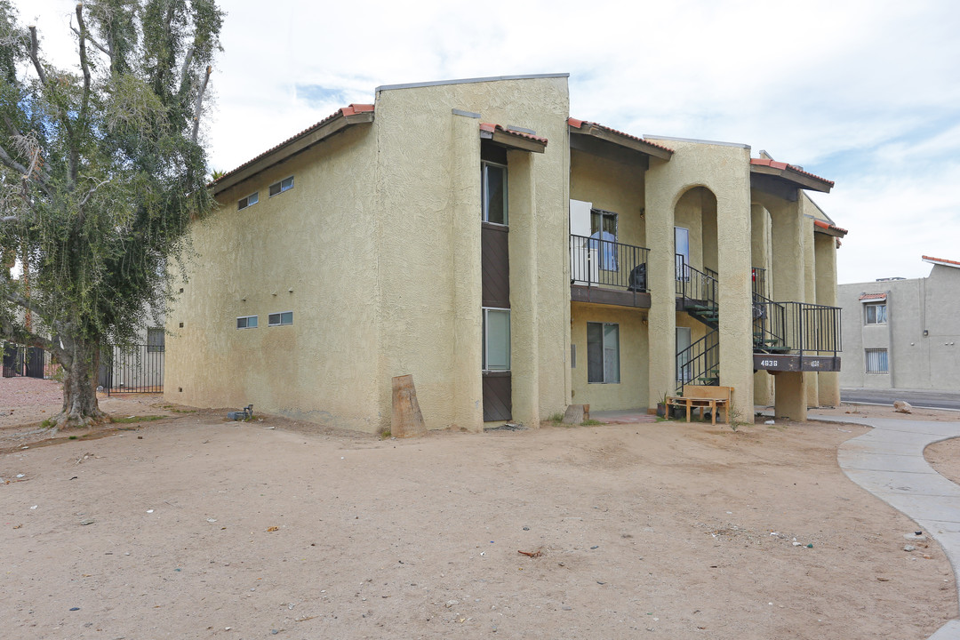 Spring Oaks in Las Vegas, NV - Building Photo