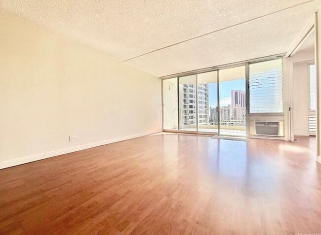 1717 Ala Wai Blvd, Unit 1308 in Honolulu, HI - Building Photo - Building Photo