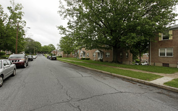 Magnolia Park Apartments in Harrisburg, PA - Building Photo - Building Photo