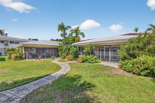 2757 NE 29th Ave in Lighthouse Point, FL - Building Photo - Building Photo