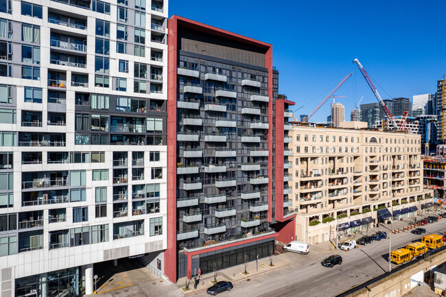 Reve in Toronto, ON - Building Photo - Building Photo