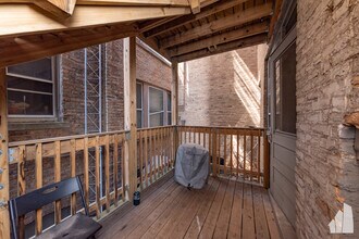 1706 W Balmoral Ave in Chicago, IL - Building Photo - Building Photo