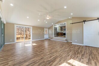 72 Clover Dr in Crystal Lake, IL - Building Photo - Building Photo