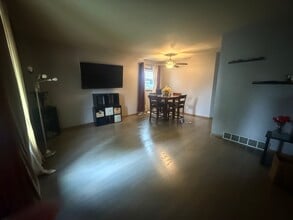 307 S 76th St in Milwaukee, WI - Building Photo - Building Photo
