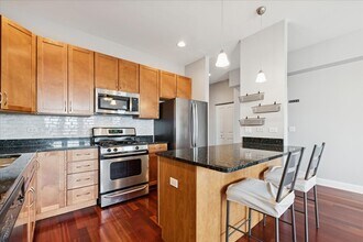 2239 N Lister Ave in Chicago, IL - Building Photo - Building Photo