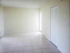 1799 N Highland Ave in Clearwater, FL - Building Photo - Building Photo