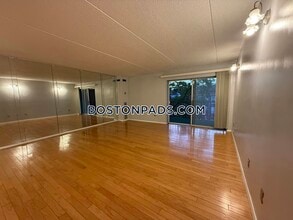 50 Broadlawn Park, Unit 410 in Boston College, MA - Foto de edificio - Building Photo