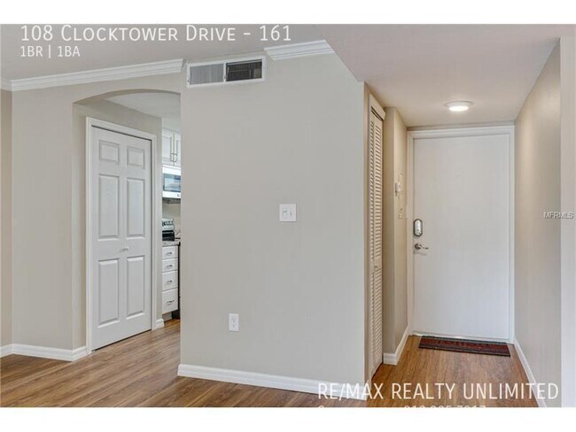 108 Clock Tower Dr in Brandon, FL - Building Photo - Building Photo