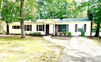 194 Boulevard St in Cleveland, GA - Building Photo